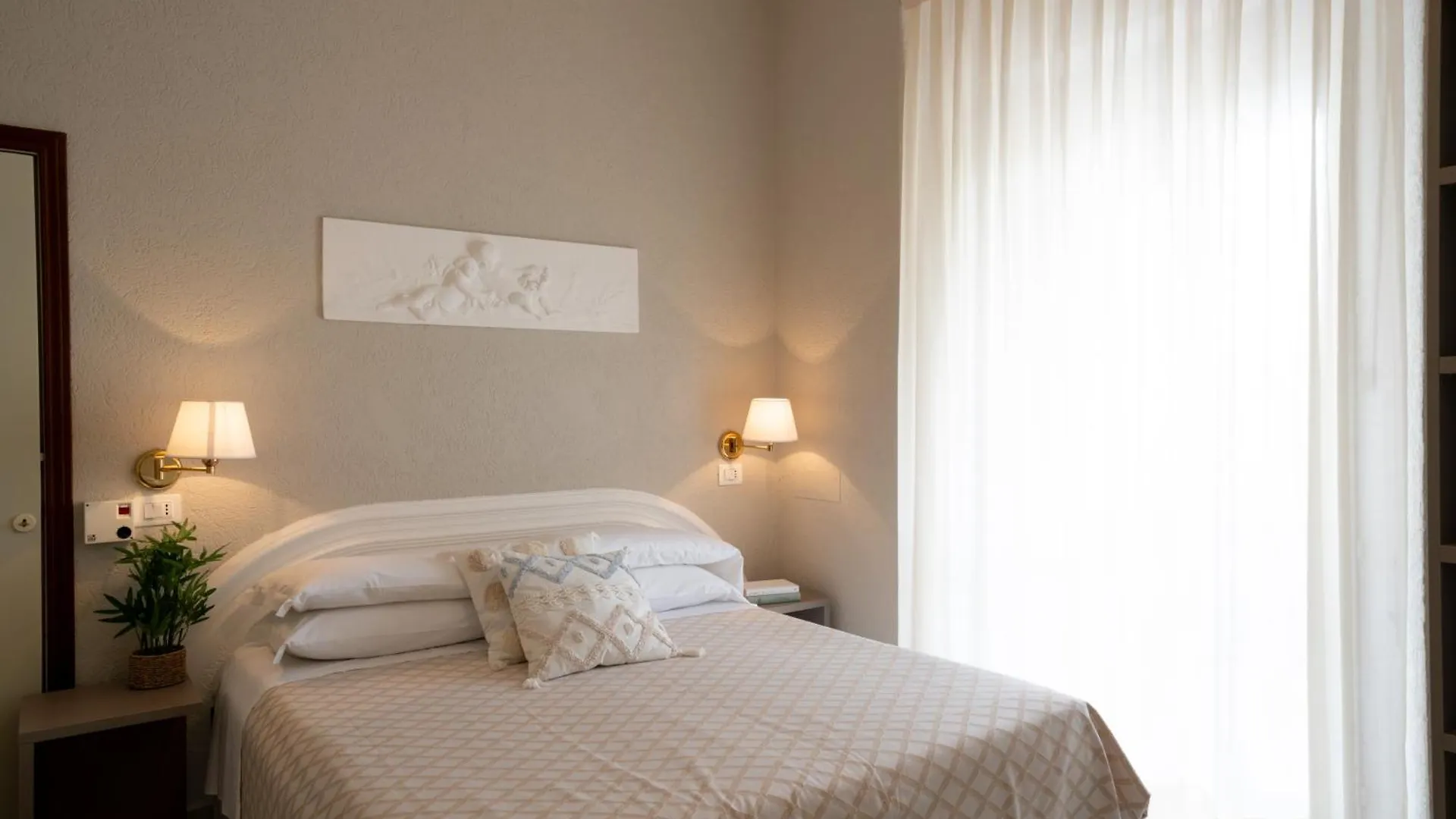 Hotel Continental Cattolica
