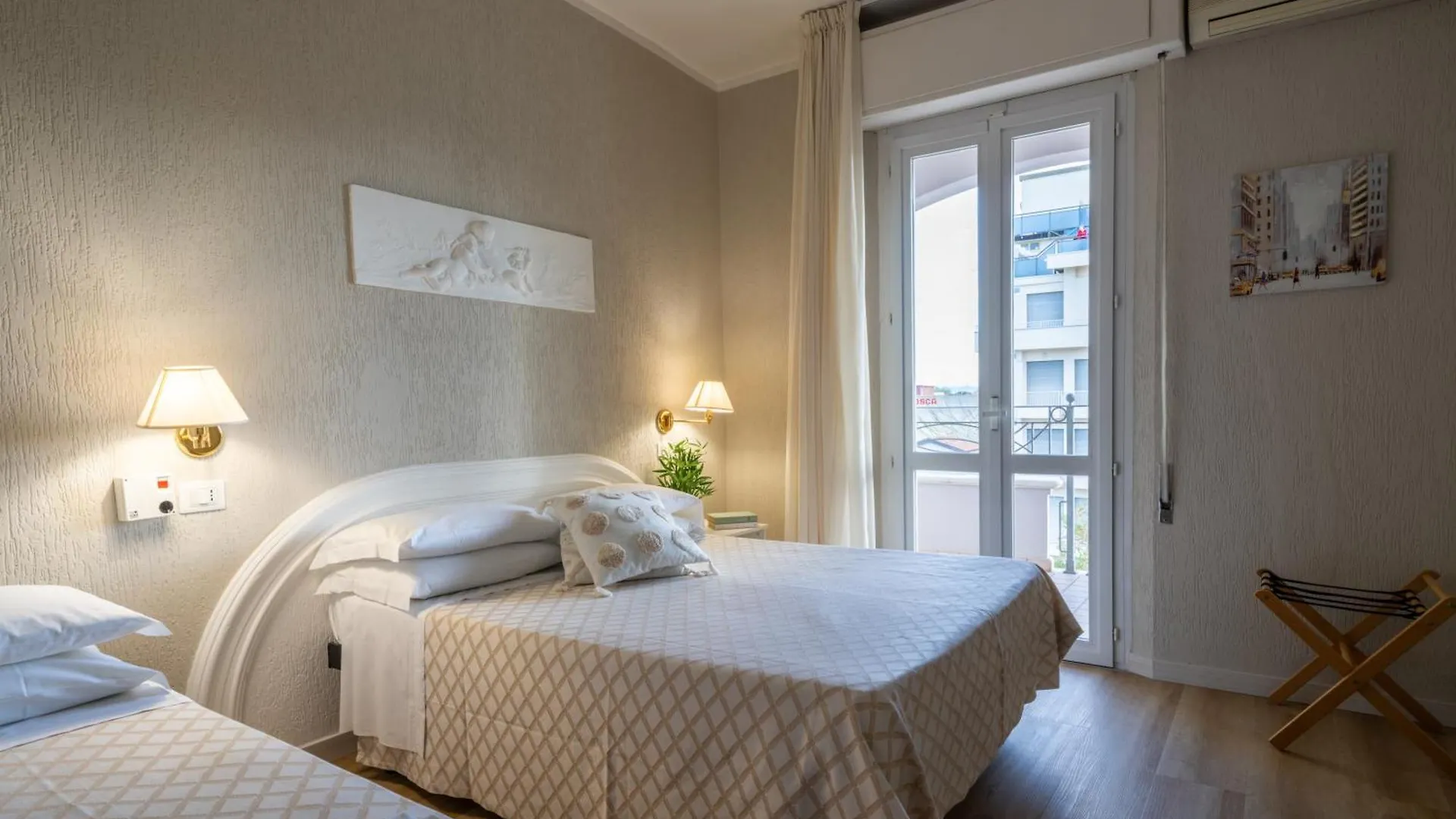 Hotel Continental Cattolica