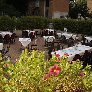 Emi Hotel